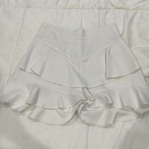 White high waisted skort. Size 2 from trend boutique in miami.